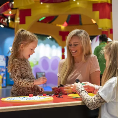 LEGOLAND Discovery Centre Birmingham - Parent and children building