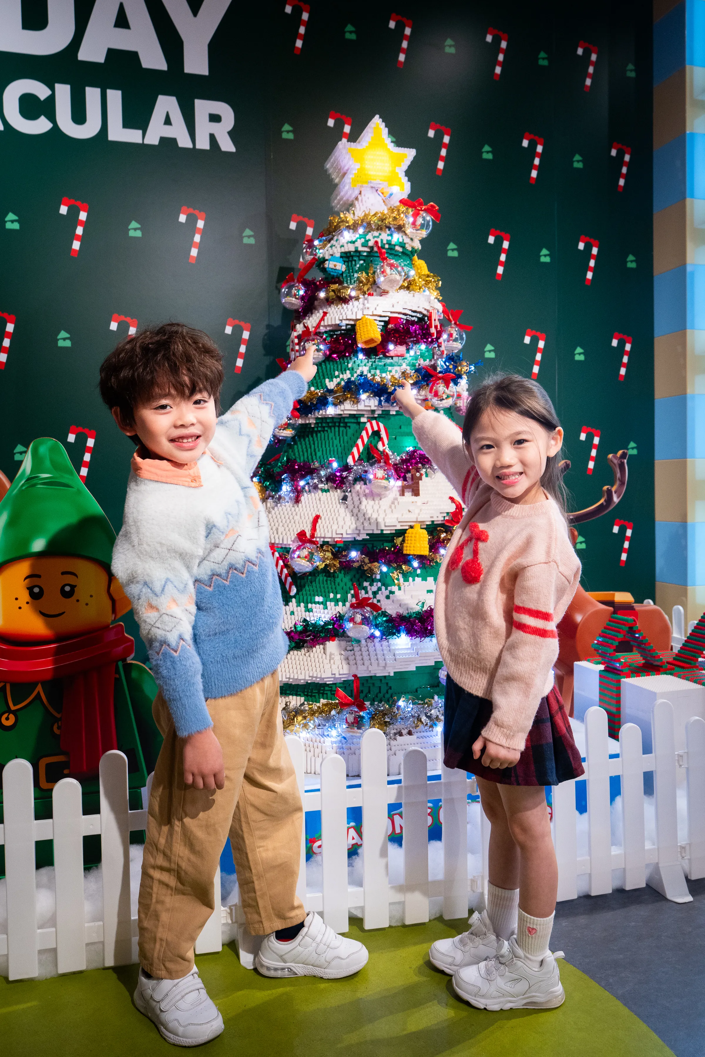 LDCHK 2025 Holiday Bricktacular Christmas Tree (3)