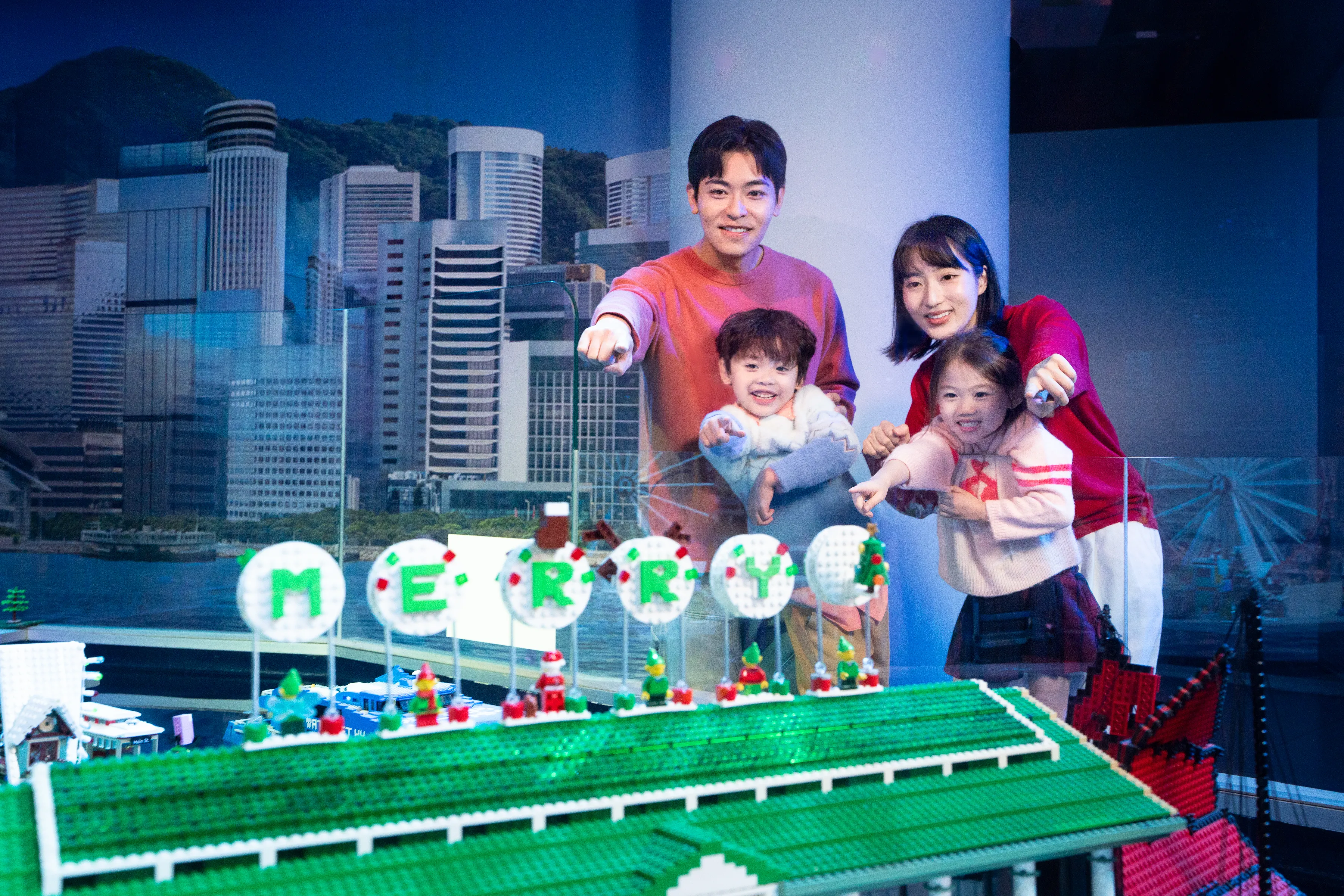 LDCHK 2025 Holiday Bricktacular MINILAND (1)