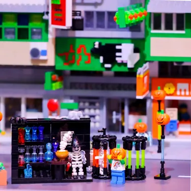 2023 Brick or Treat : Halloween Monster Party