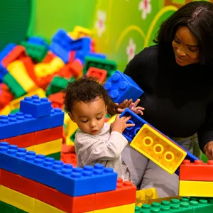 Kids playing at LEGOLAND Discovery Centre